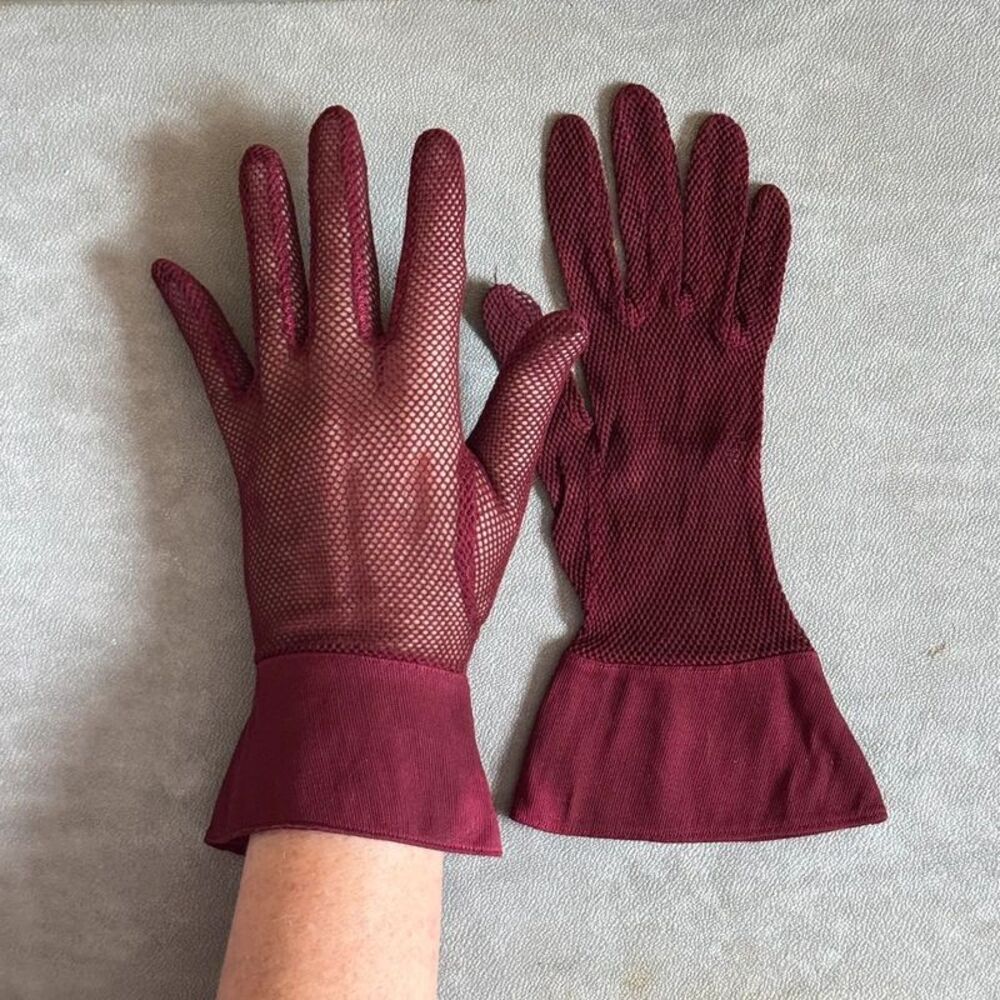 Hand-Dyed Burgundy Wine Mesh Wrist Gloves with Ruffle Sz 7